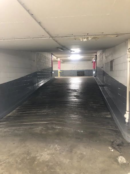 Vente parking  11 m² à Paris 8ème (75008), 37 900 €