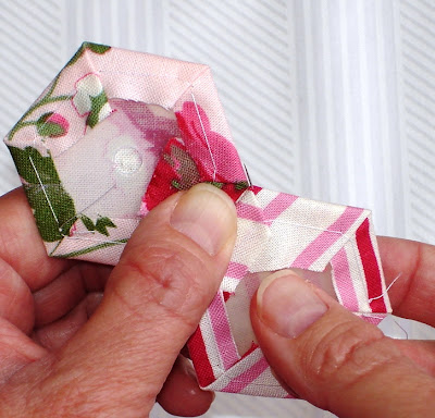 The Scrappy Appleyard Hexagon Tutorial With Plastic Templates