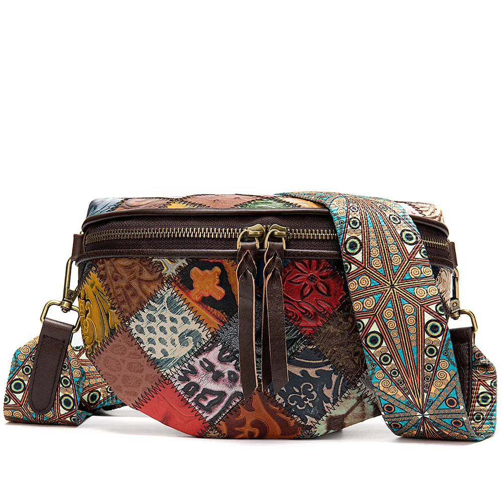 Title 10, Bolso bandolera de cuero con costuras y relieve...