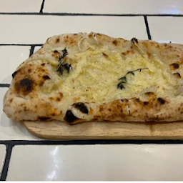 7-Inch Vegan Cheesy Garlic Bread