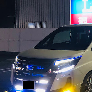 ノア ZWR80W