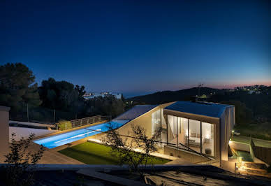 Villa with pool and terrace 4