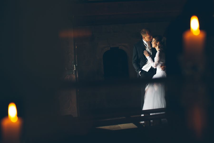 結婚式の写真家Csaba Molnár (molnarstudio)。2016 3月3日の写真