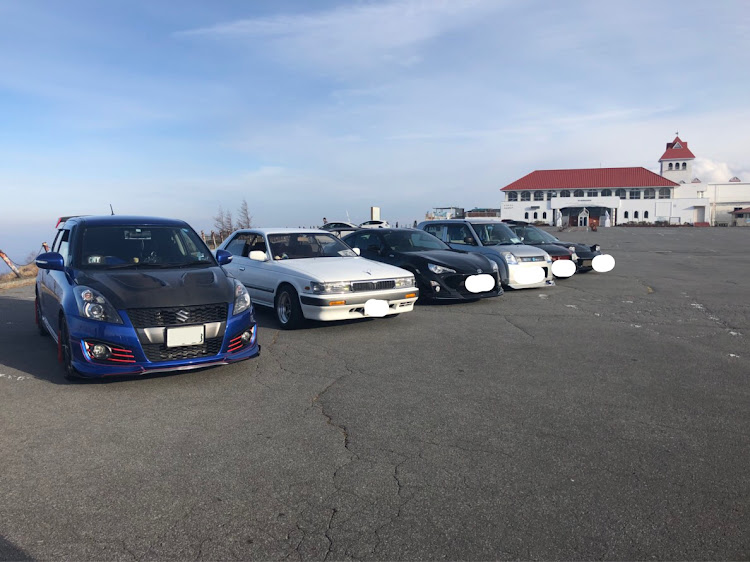 スイフトスポーツの美ヶ原高原・アンダーLED・派手車・地元でコラボ・ドライブに関するカスタム事例の投稿画像1枚目