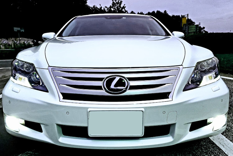LSのLS600hl・UZセパレートパッケージ・車検でお別れ・車はドノーマル私は🤣🤣🤣・車関係ない写真付きに関するカスタム事例の投稿画像1枚目