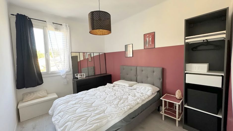 Location meublée appartement 3 pièces 61 m² à La Seyne-sur-Mer (83500), 768 €