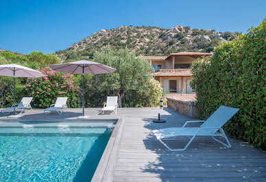 Villa avec piscine en bord de mer 3