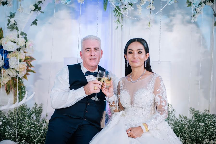 Fotógrafo de casamento Prapol Konjen (tumsuphanphoto). Foto de 8 de setembro 2020