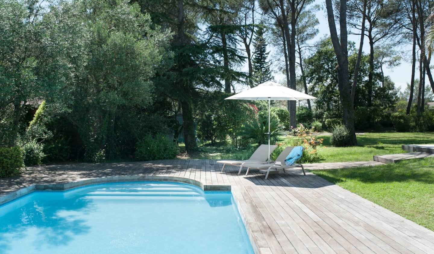 House with pool and terrace Saint-Clément-de-Rivière