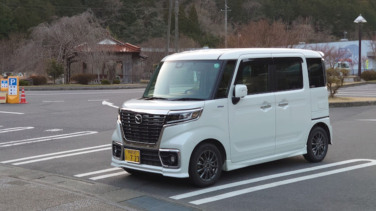 フレアワゴンカスタムスタイルのスタッドレスタイヤに関するカスタム事例の投稿画像1枚目