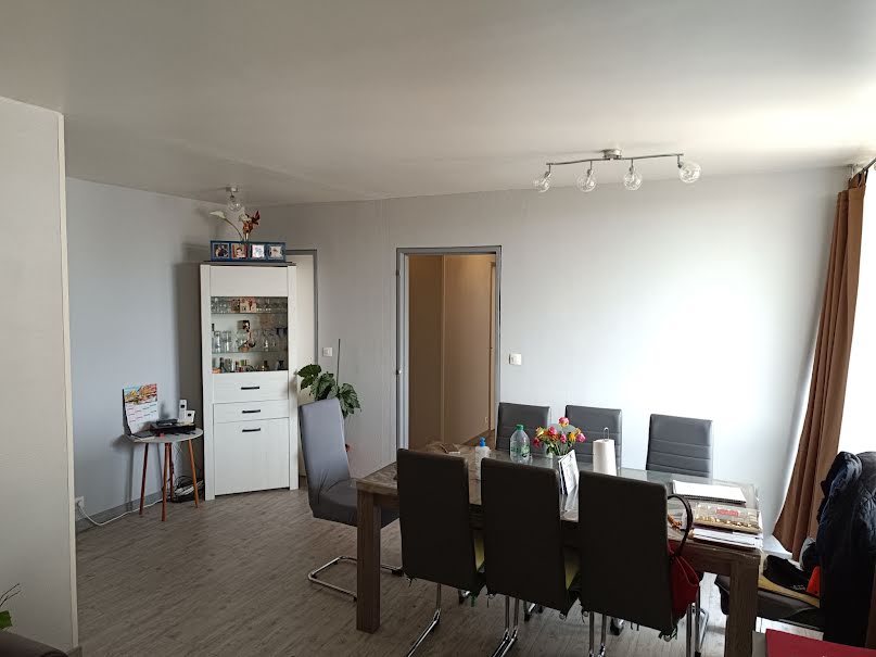 Vente appartement 4 pièces 84 m² à Elancourt (78990), 187 000 €