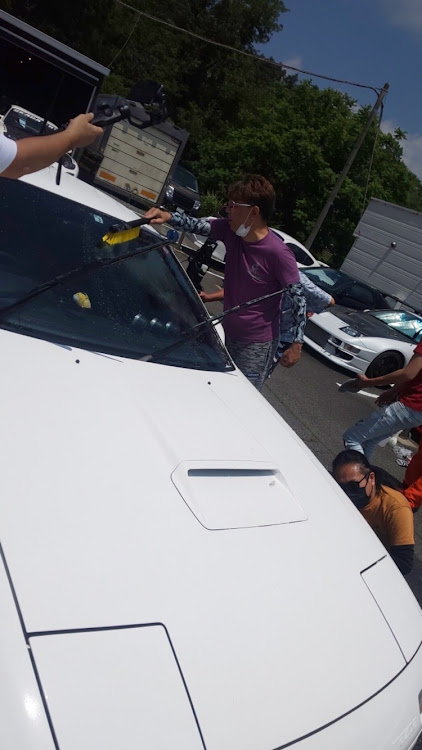 RX-7の伊藤笑会・D'z garage・悪ノリおじさんグループ・チーム絆・がっちんに関するカスタム事例の投稿画像3枚目