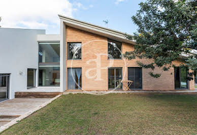 House with pool and terrace 5