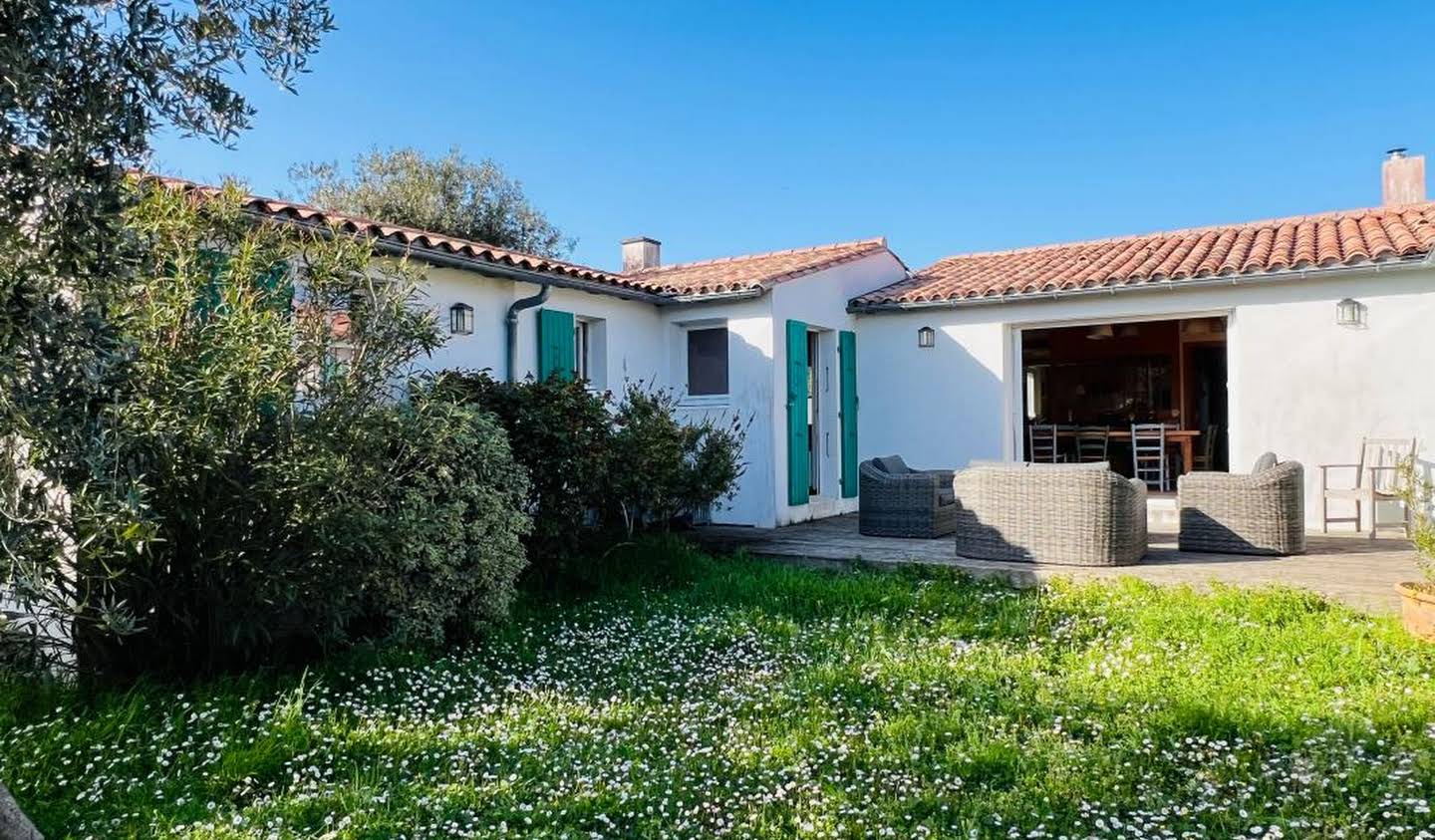 House with terrace La Couarde-sur-Mer