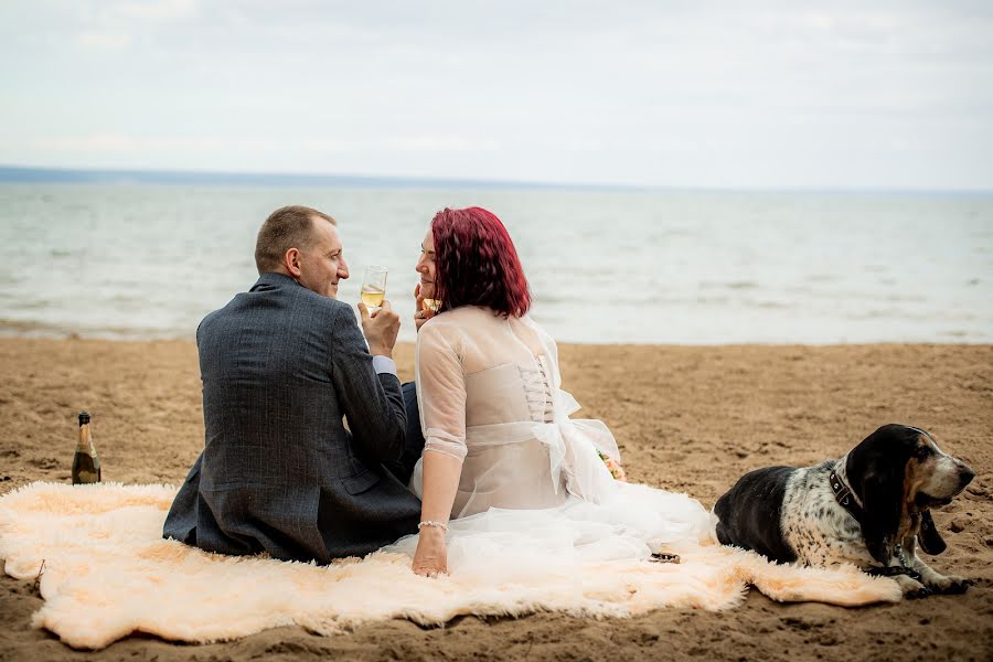 Fotógrafo de casamento Yuliya Nikitina (juliyaniki). Foto de 4 de julho 2021