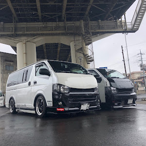 ハイエースバン TRH200V