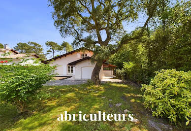 House with garden and terrace 9