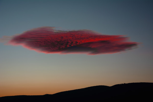 Nuvola al tramonto sul lago di Pinuccia61