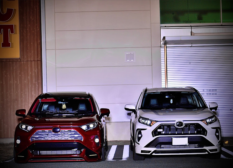 RAV4のRAV4・RAV4乗りさんと繋がりたい・コラボ撮影・車高調に関するカスタム事例の投稿画像2枚目