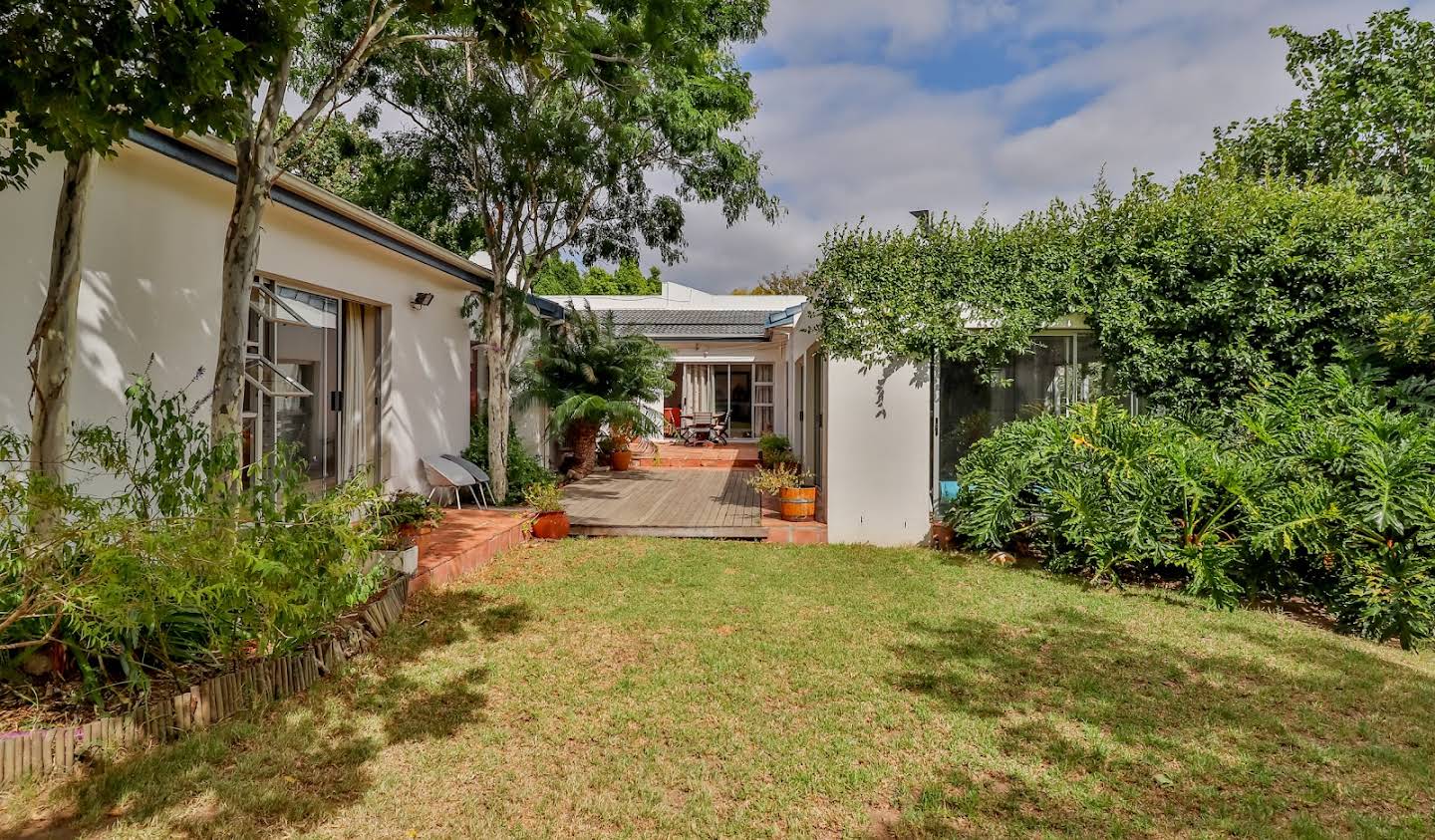 House with pool and garden Stellenbosch