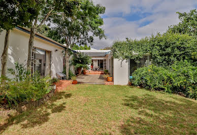 House with pool and garden 9