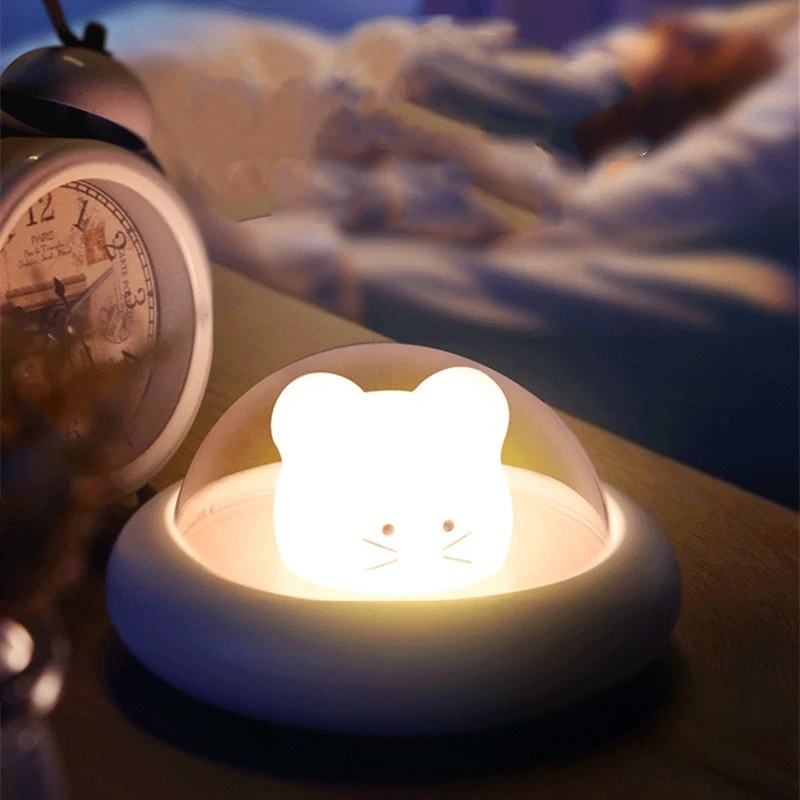 Karikatürlü Bebek Gece Lambası, Yatak Odası, Yurt, USB Şarjlı, Çocuklar için Uygun, Yumuşak ve Rahatlatıcı Işık, Uyku Dostu.
