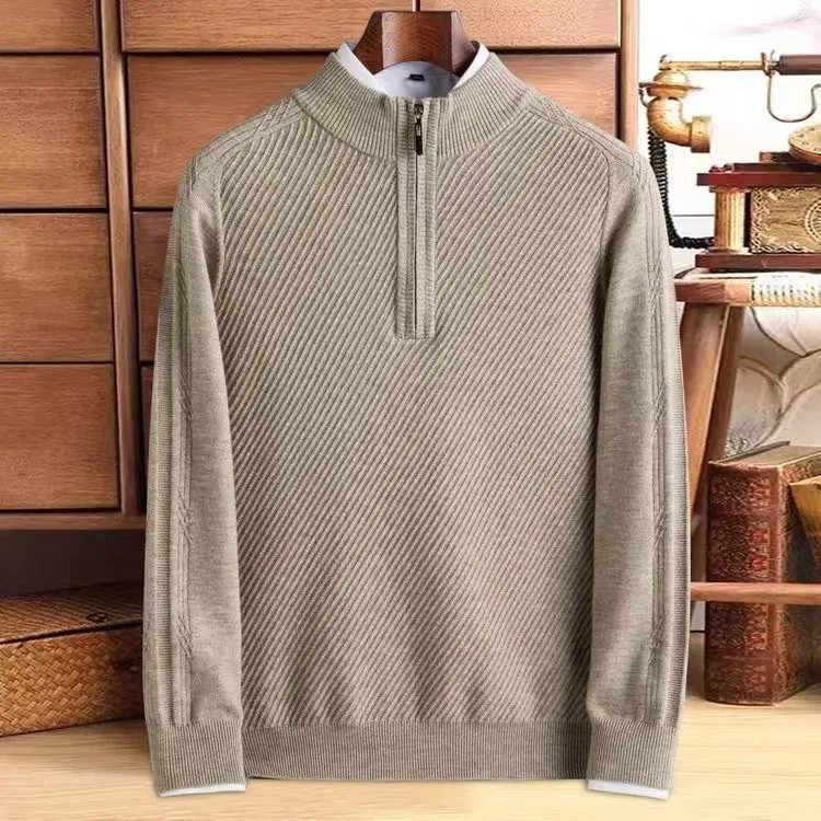 Dikke gebreide trui van pure wol voor heren, perfect voor de winter. Ervaar warmte en comfort met deze hoogwaardige wollen trui.