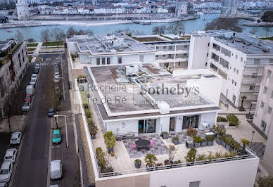 Seaside apartment with terrace 8