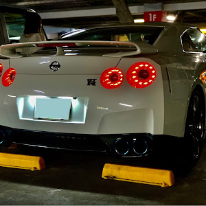 NISSAN GT-R R35