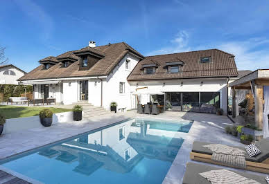 Villa with pool 8