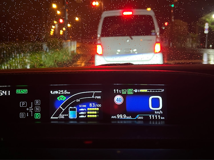プリウスPHVの1111km・#初給油・いそがしい日々に関するカスタム事例の投稿画像1枚目