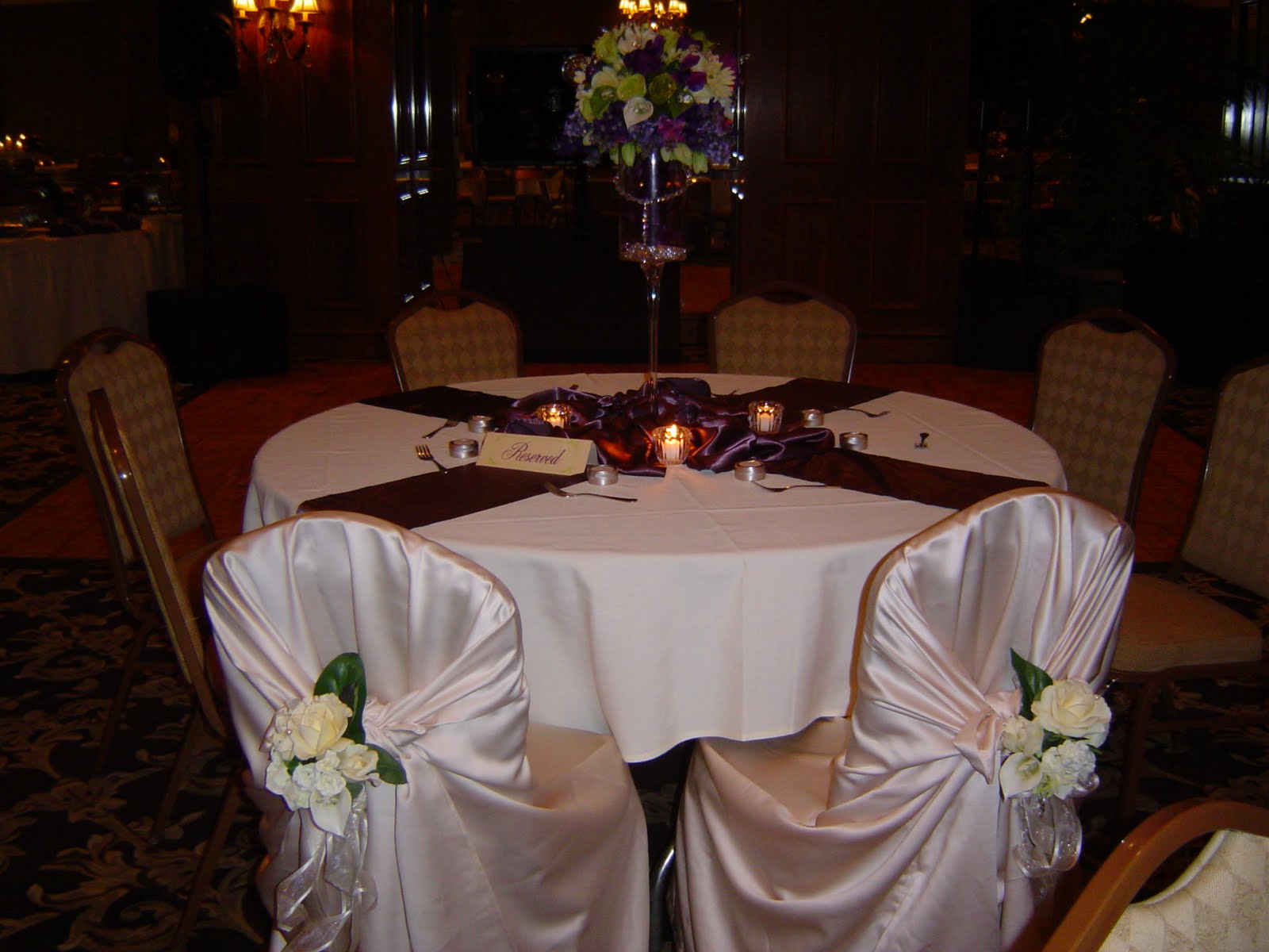 silver wedding table with