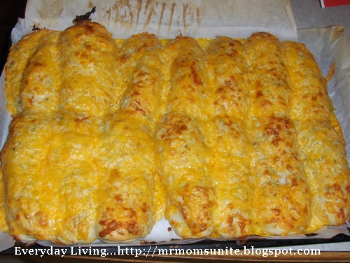 photo of baked cheesy bread