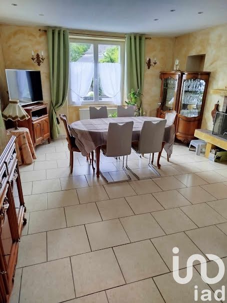 Vente maison 5 pièces 132 m² à Chârost (18290), 130 000 €