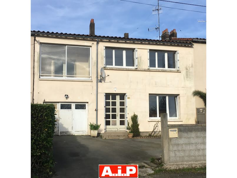 Vente maison 4 pièces 70 m² à Pouzauges (85700), 70 950 €