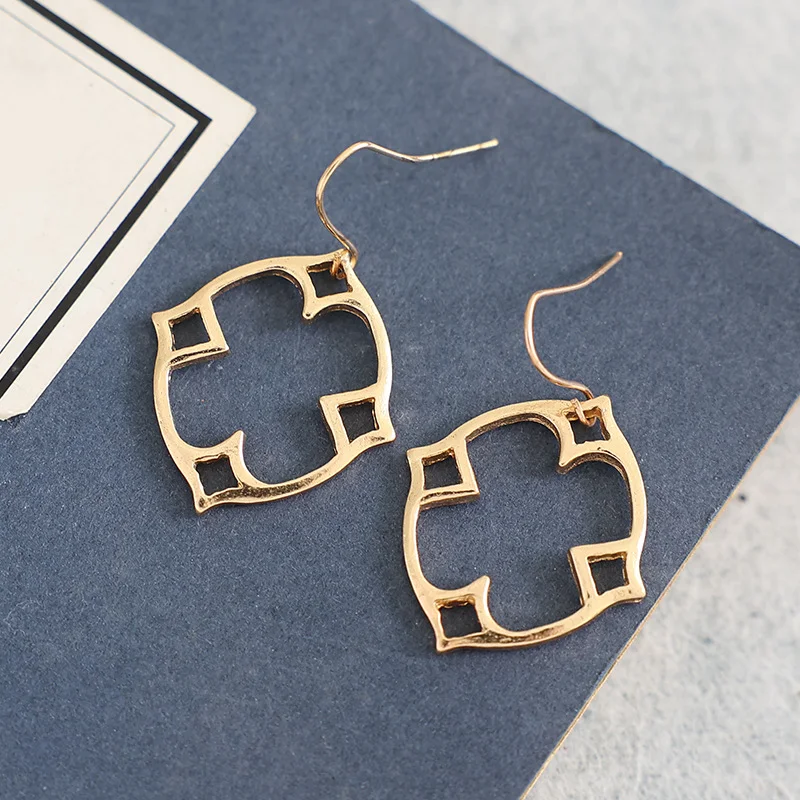 Title 5, Boucles doreilles en or et diamants pour 通勤 ...