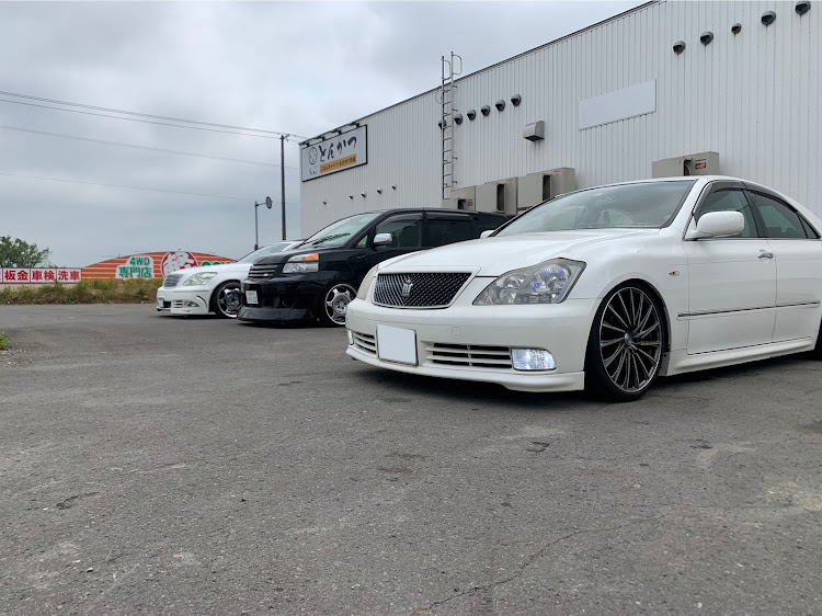 ヴォクシーの65VOXY・18CROWN・30CELSIOR・トヨタ勢・シャコタン＆爆音に関するカスタム事例の投稿画像2枚目