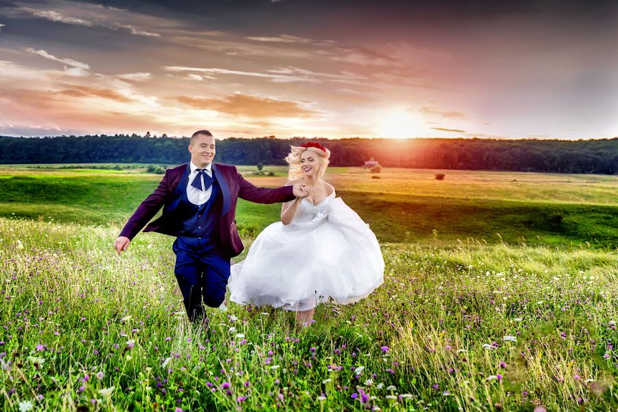 Fotografo di matrimoni Daniel Sandulean (sandulean). Foto del 15 ottobre 2019