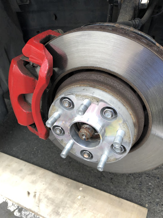 アルファードのDIY・車高調整・ロールセンターアダプター取り付けに関するカスタム事例の投稿画像2枚目
