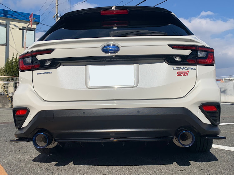 レヴォーグの11回目の洗車❗️🚗✨・ガナドールマフラー❗️🚗🌬️🌬️🌬️・いつもいいね👍&コメントありがとうございます🙇🏻‍♂️✨に関するカスタム事例の投稿画像4枚目