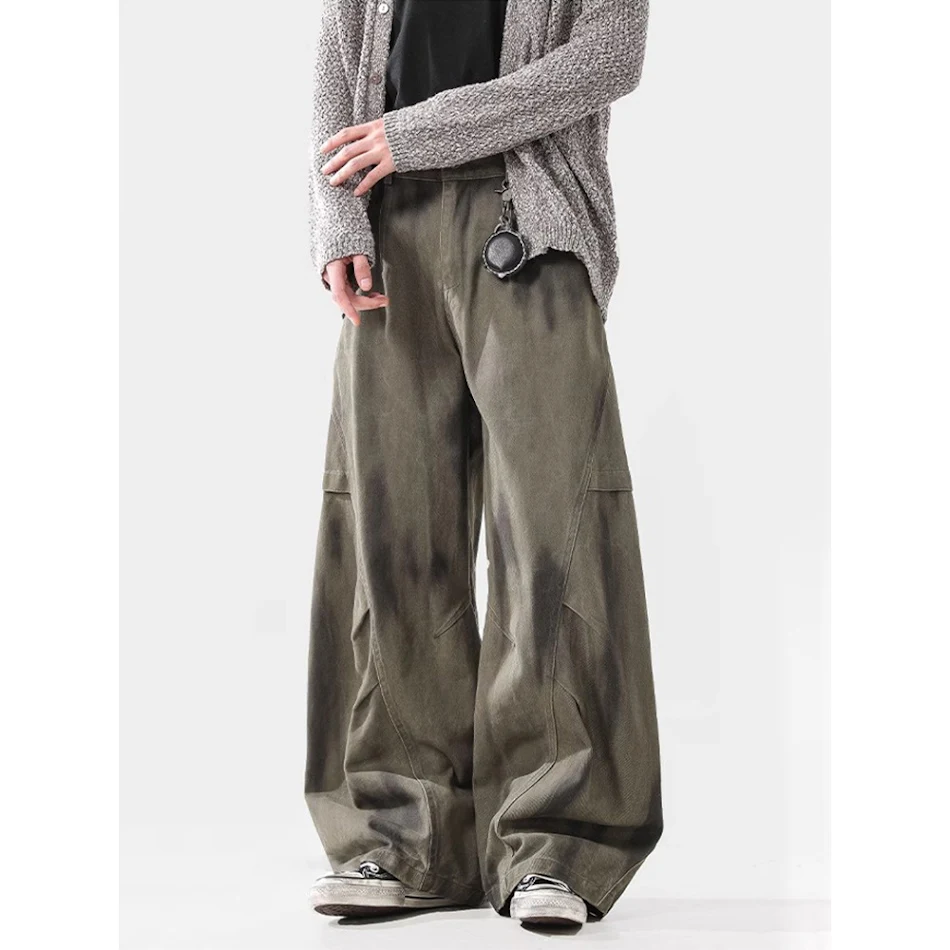 Calça Jeans Cargo Folgada, Pregueada e Tingida Dirty Street. Conforto e Estilo para o Seu Dia a Dia. Bolsos Espaçosos e Design Moderno.