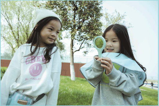 Title 4, Wooden Childrens Play House Make-up and Hairdr...