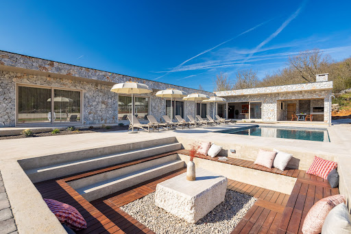 Villa avec jardin et terrasse 4