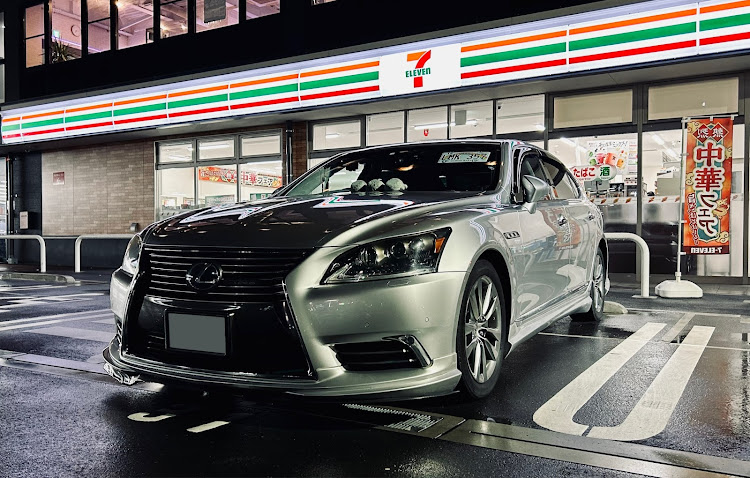 LSの帰還！！！！・川越市・セブンイレブン駐車場・ソニックシルバー。一択。・愛車ある生活はこの上ない幸福感に満ち溢れている✨✨✨に関するカスタム事例の投稿画像1枚目