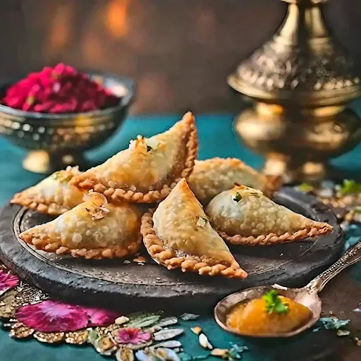 Desi Ghee Kesar Gujiya [4 Pcs - Approx 250 Gms]