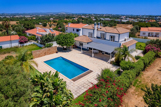 Maison avec piscine et jardin 1