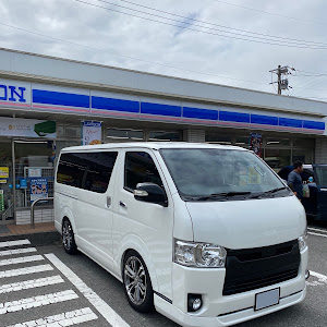 ハイエースバン TRH200V