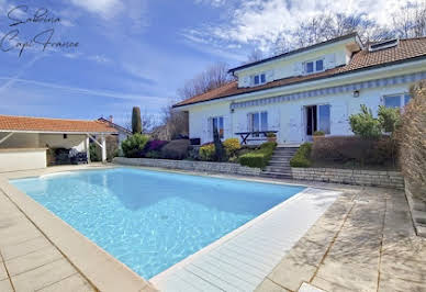 Maison avec piscine et terrasse 15