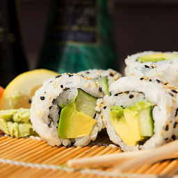 Avocado & Cucumber Roll