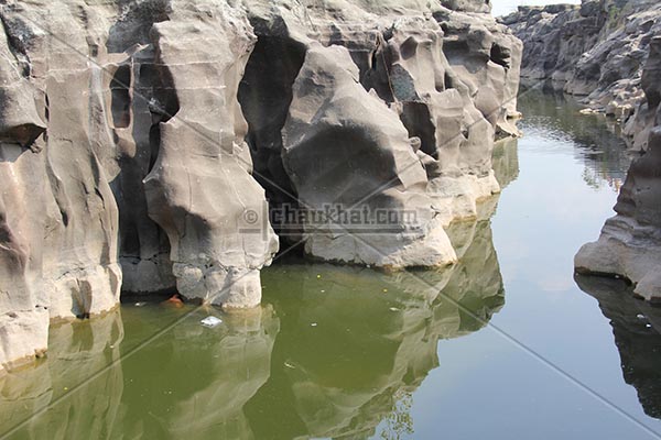 Big structures of rocks and potholes